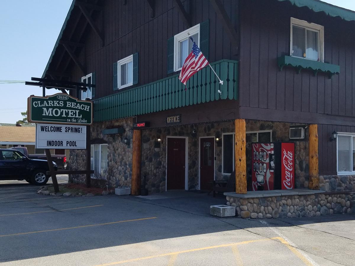 Clark'S Beach Motel Old Forge Exterior photo