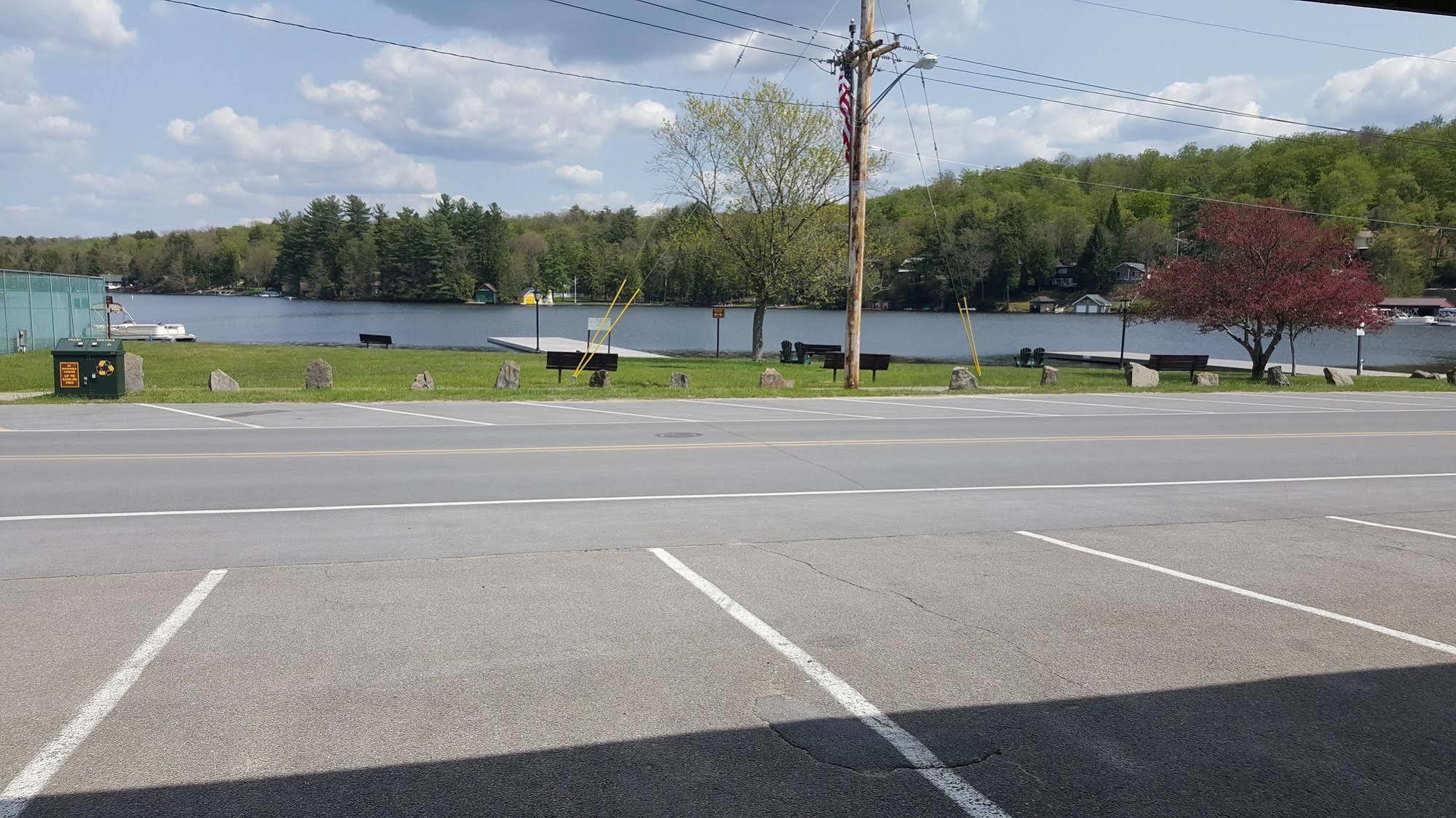 Clark'S Beach Motel Old Forge Exterior photo